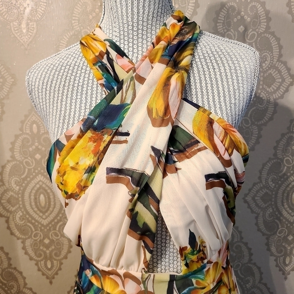 Sexy Crossed Neck Keyhole Front Floral Mermaid Dress - Picture 2 of 10